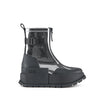 Bota de estilo deportivo con cremallera y acabado metalizado para mujer.