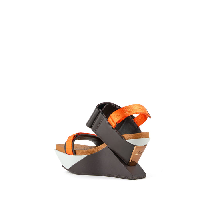 DELTA RUN WEDGE AMBER GLOW