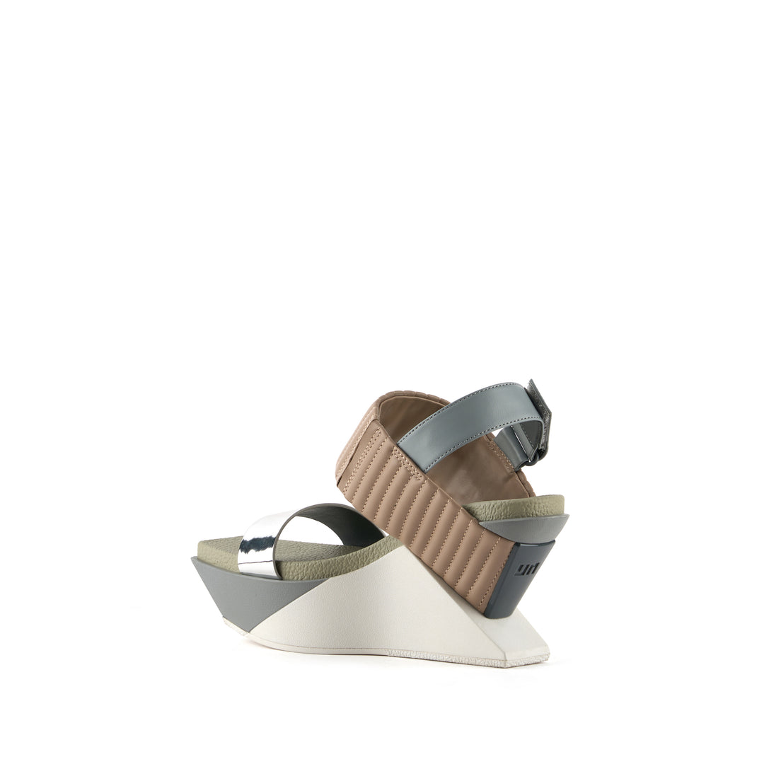 DELTA WEDGE PUFFIER SIERRA