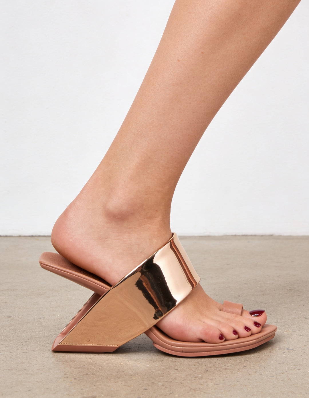 LOOP TOE HI ROSE GOLD