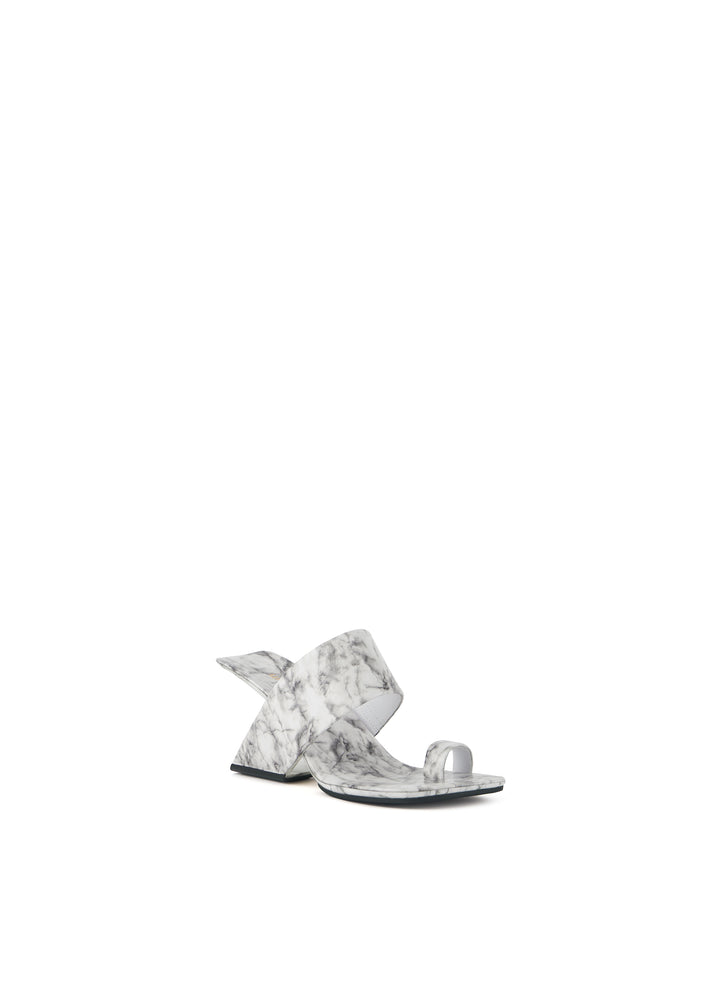 MUESTRA 38 | LOOP TOE HI WHITE MARBLE
